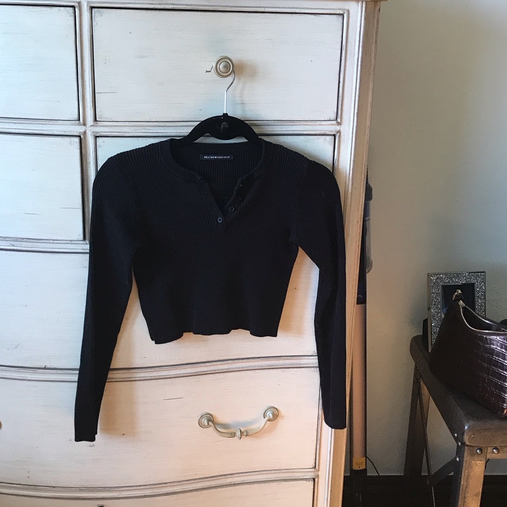 Brandy Melville Black Long Sleeve Crop Top